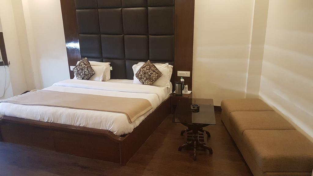 Hotel Ganges Rivera Haridwār Екстериор снимка