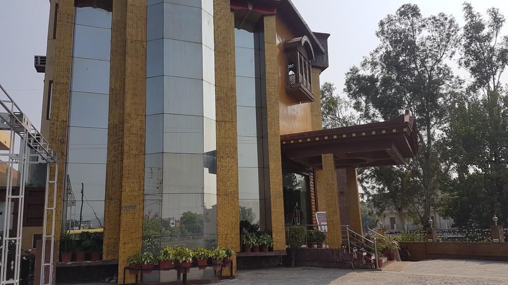 Hotel Ganges Rivera Haridwār Екстериор снимка