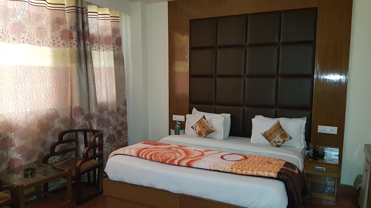 Hotel Ganges Rivera Haridwār Екстериор снимка